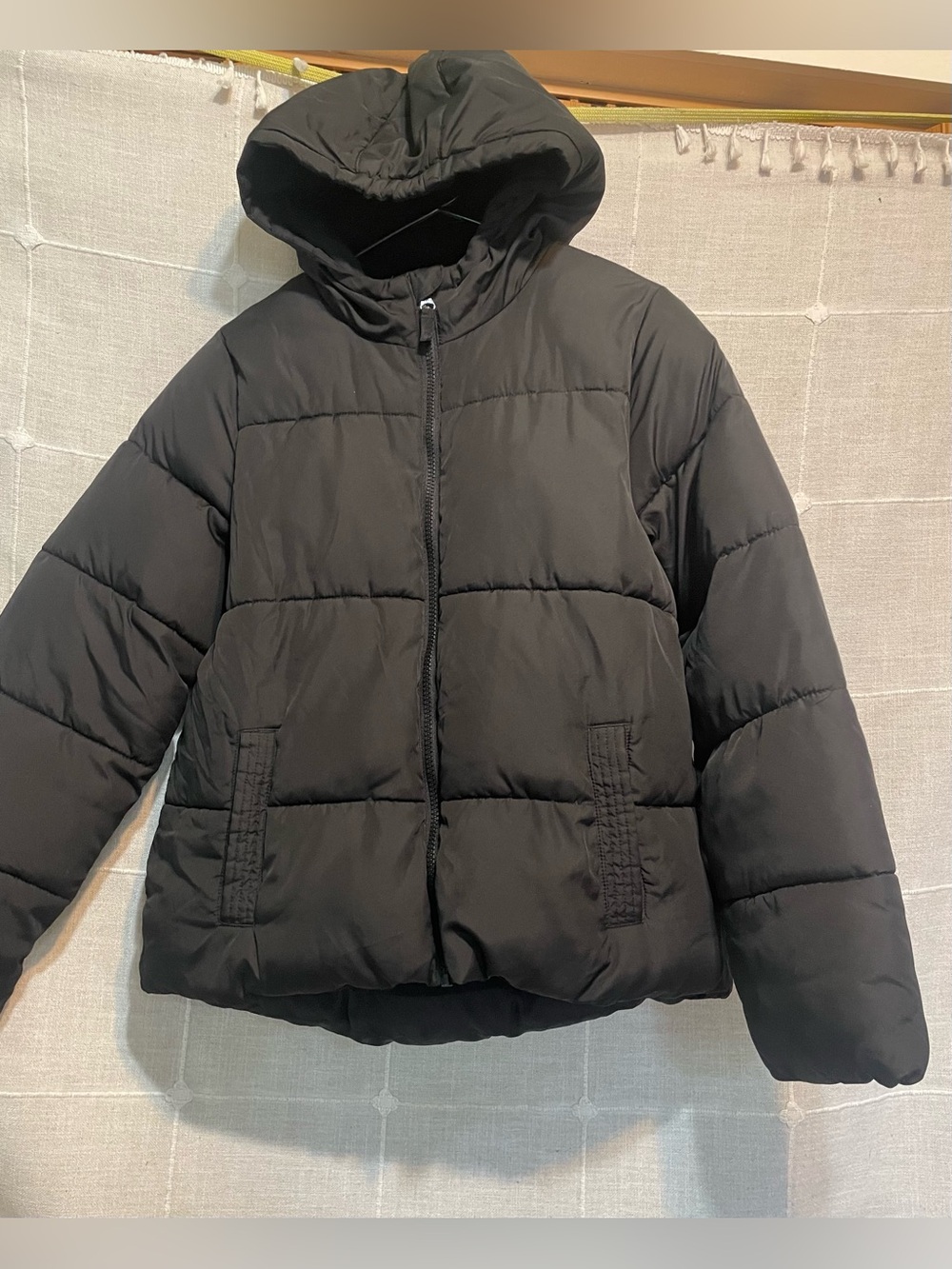 SwissTech boys puffer coat in black. Size XL 14/16
